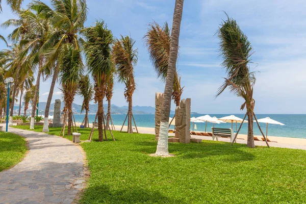 Παραλία Nha Trang Μια Ηλιόλουστη Ημέρα Δημοφιλή Τουριστικό Προορισμό Στο — Φωτογραφία Αρχείου