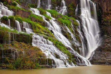 Dalat, Vietnam bulunan güzel Pongour şelaleler, uzun pozlama
