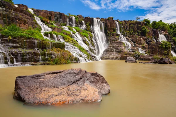 Uma Longa Exposição Das Belas Cachoeiras Pongour Localizadas Perto Dalat — Fotografia de Stock