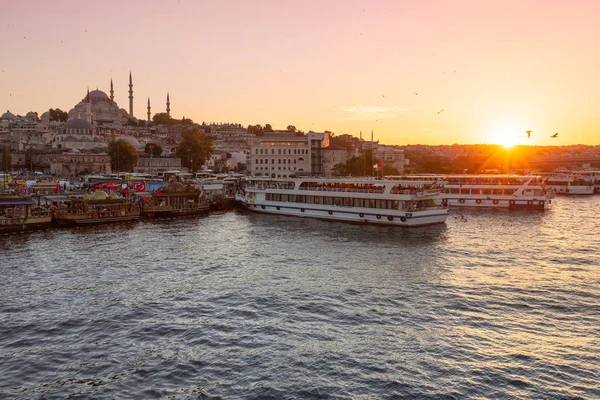 Красивый Вид Золотой Рог Сулейманию Закате Стамбуле Турция — стоковое фото