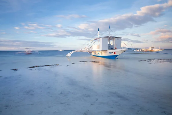 Παραδοσιακό Φιλιππίνων Bangka Βάρκες Στην Παραλία Panglao Φιλιππίνες — Φωτογραφία Αρχείου