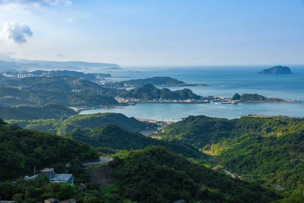 Okyanus kıyı şeridi görünümü, Jiufen, Tayvan — Stok fotoğraf