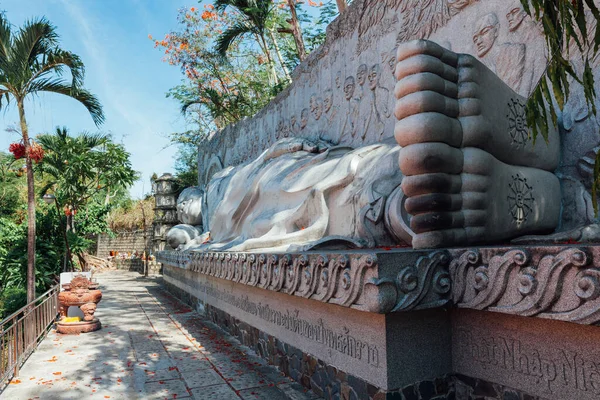 Close View Reclining Buddha Statue Long Son Pagoda Nha Trang — Stock Photo, Image
