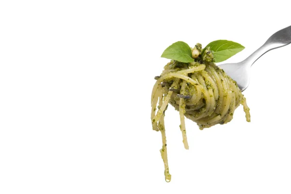 Spaghetti Pesto Widelec Izolowana Białym Tle — Zdjęcie stockowe