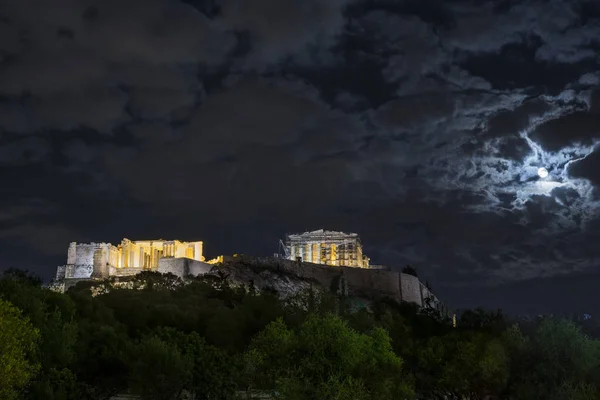 Luna Llena Sobre Acrópolis Atenas Través Las Nubes Grecia — Foto de Stock
