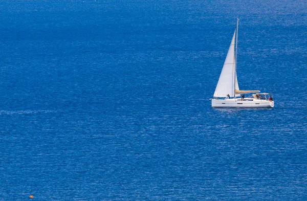 White Yacht Blue Sea Background — Stock Photo, Image