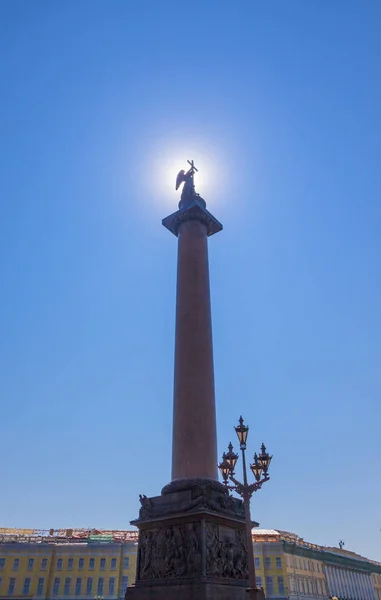St. Petersburg Palace square Alexander sütun güneş parlıyor