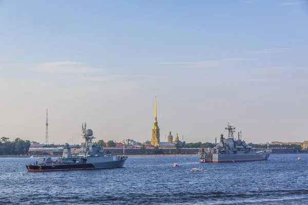 Санкт Петербург Петропавлівська Фортеця Військові Кораблі Березі Річки Нева — стокове фото