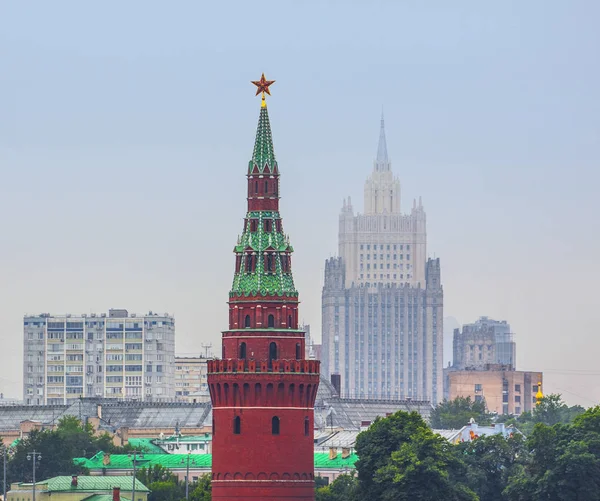 Torre Del Kremlin Moscú Fondo Edificios Altos — Foto de Stock