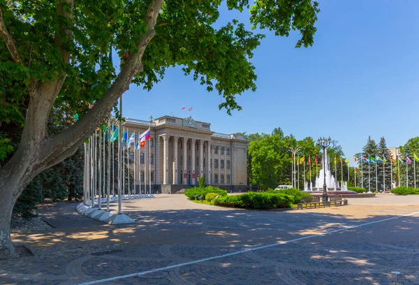 Krasnodar, Krasnaya sokağı, Yasama Meclisi binası, yaz şehri.