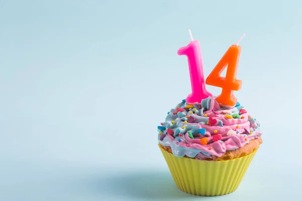 Closeup Festive Creamy Cupcake Sprinkles Candles Form Number Purple Background — Stock Photo, Image