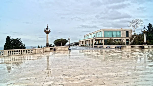 Bakü, Azerbaycan şehir sokakları. Şehirlerin ve dünya manzaralarının fotoğrafları.