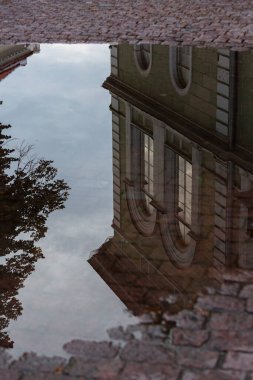 Eski Tallinn Yansımaları suda
