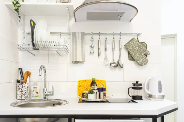 Modern stil mutfak iç tasarımı