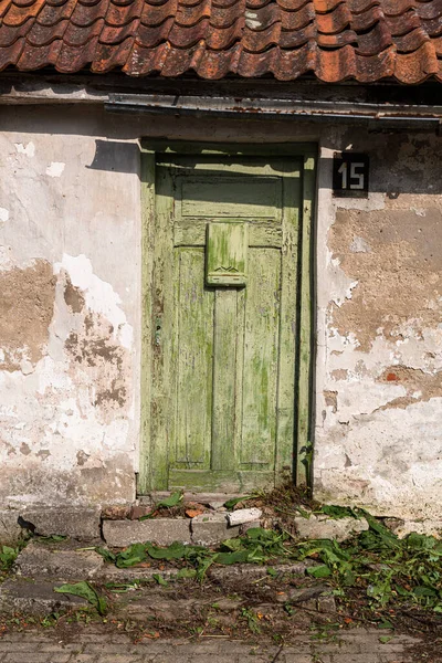 Παλιές Πράσινες Πόρτες Και Παράθυρα — Φωτογραφία Αρχείου
