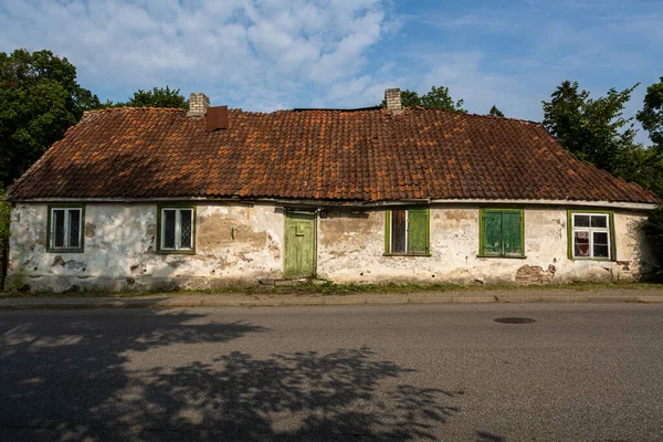 Alte Grüne Türen Und Fenster — Stockfoto