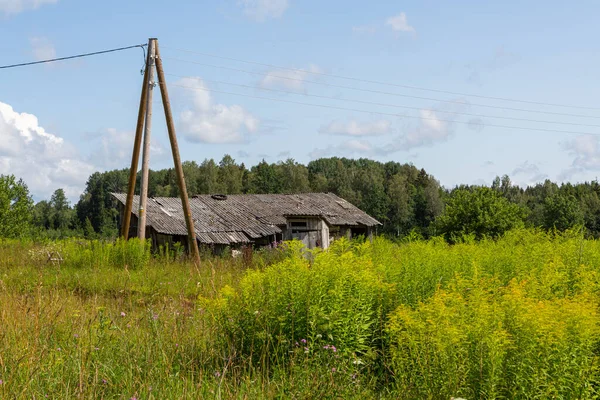 Köyde Terk Edilmiş Eski Bir Bina — Stok fotoğraf