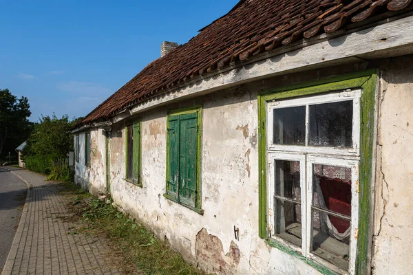 Stare Zielone Drzwi Okna — Zdjęcie stockowe