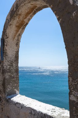 Santorini Adası 'nda kano turu.