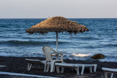 Thira, Oia ve Santorini adasındaki sokaklar ve evler