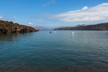 Santorini Adası 'nda kano turu.
