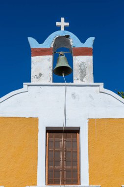Thira ve Santorini 'deki sokaklar ve evler.
