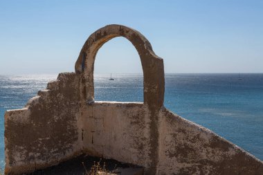 Santorini Adası 'nda kano turu.