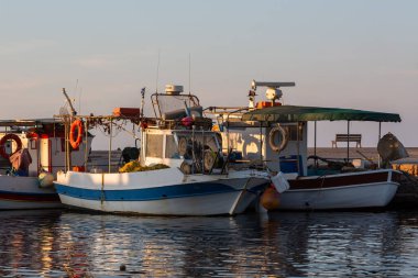 Akdeniz 'de gemiler ve tekneler