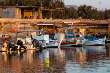 Akdeniz 'de gemiler ve tekneler