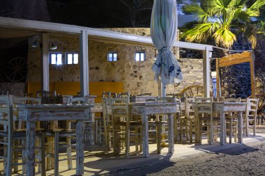 Thira ve Santorini 'deki sokaklar ve evler.