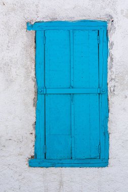 Santorini caddesindeki mavi kapı. 