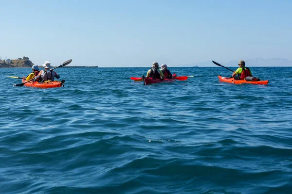 Kajakfahren Rund Die Insel Santorin Griechenland — Stockfoto