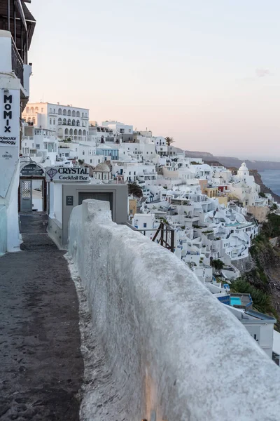 Kaduilla Taloissa Thira Oia Santorini — kuvapankkivalokuva