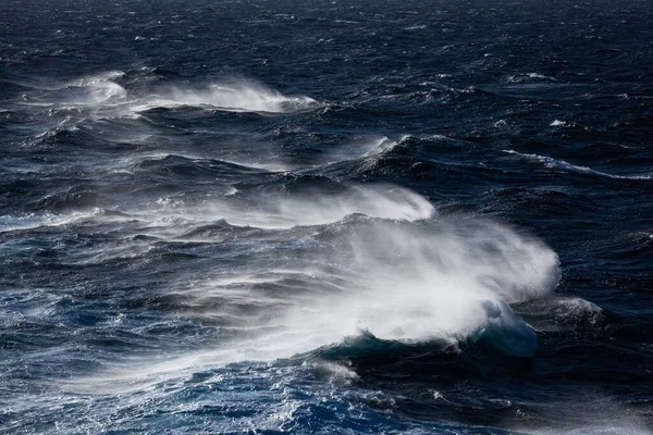 Bílé Vlny Modrém Středozemním Moři — Stock fotografie