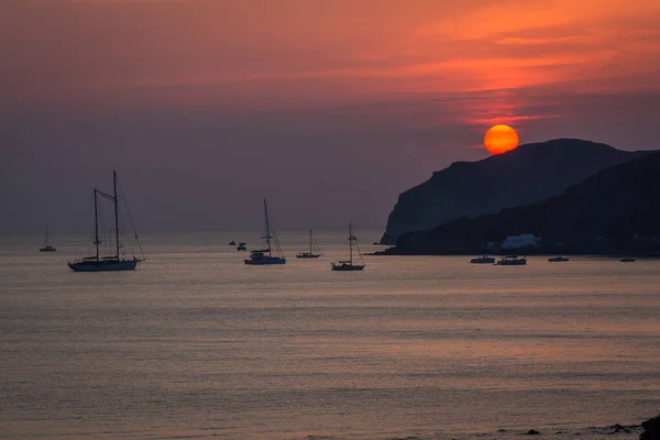 Atardecer Amanecer Con Yates Isla Santorini Grecia — Foto de Stock