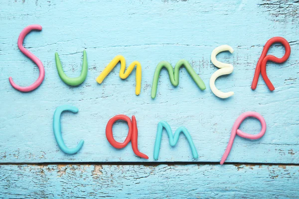 Iscrizione Summer Camp Tavolo Legno Blu — Foto Stock