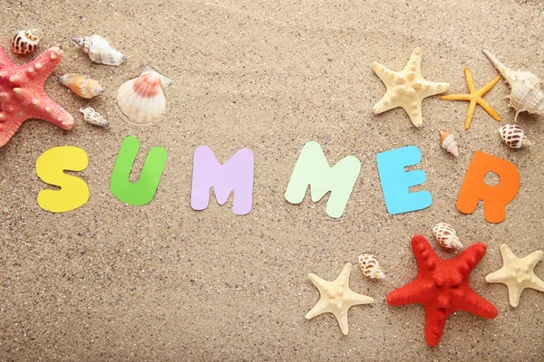 Inschrijving Zomer Met Schelpen Het Strand Zand — Stockfoto