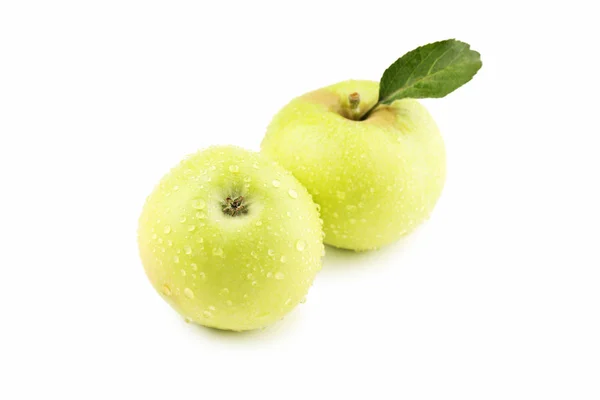 Стиглі Зелені Яблука Краплями Води Ізольовані Білому — стокове фото