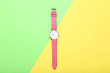 Renkli arka planda bilek izleme