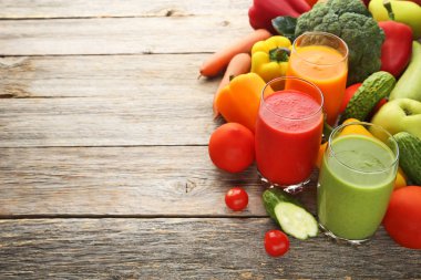 Sebze yüzlü gözlük gri ahşap tablo