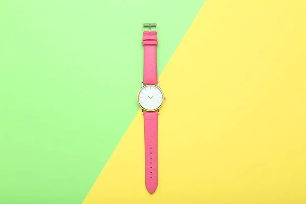 Reloj Muñeca Sobre Fondo Colorido —  Fotos de Stock