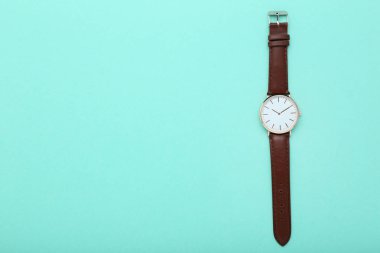 Nane arka plan üzerinde zarif kol saati