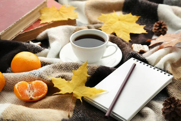 Tasse Café Avec Mandarines Cahier Feuilles Sèches — Photo