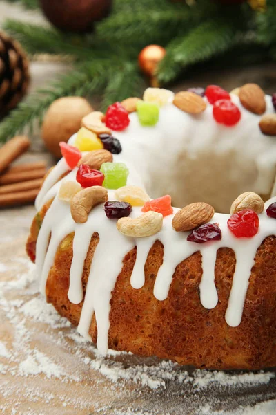 Kue Campur Dengan Manisan Buah Almond Dan Jambu Mete — Stok Foto