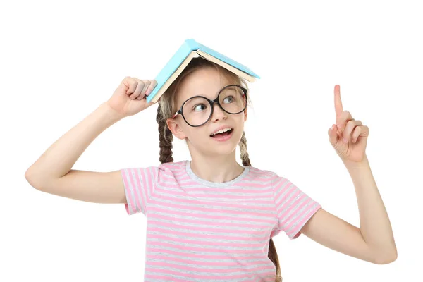 Menina Óculos Com Livro Cabeça Isolado Fundo Branco — Fotografia de Stock