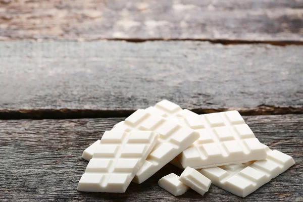 Белый Шоколад Сером Деревянном Столе — стоковое фото