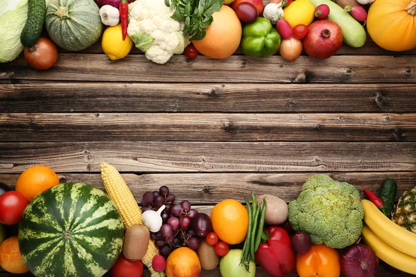 Frutas Verduras Maduras Sobre Mesa Madera Marrón — Foto de Stock