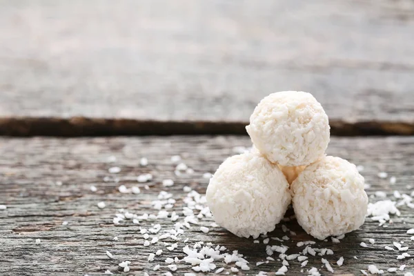 Caramelos Coco Sobre Mesa Madera Gris — Foto de Stock