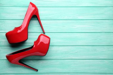 Kırmızı Yüksek topuk ayakkabı nane ahşap tablo