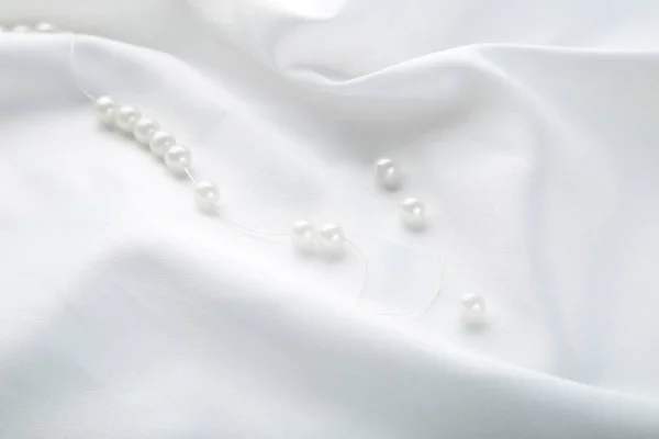 Pearl Necklace White Satin Fabric — Stock Photo, Image